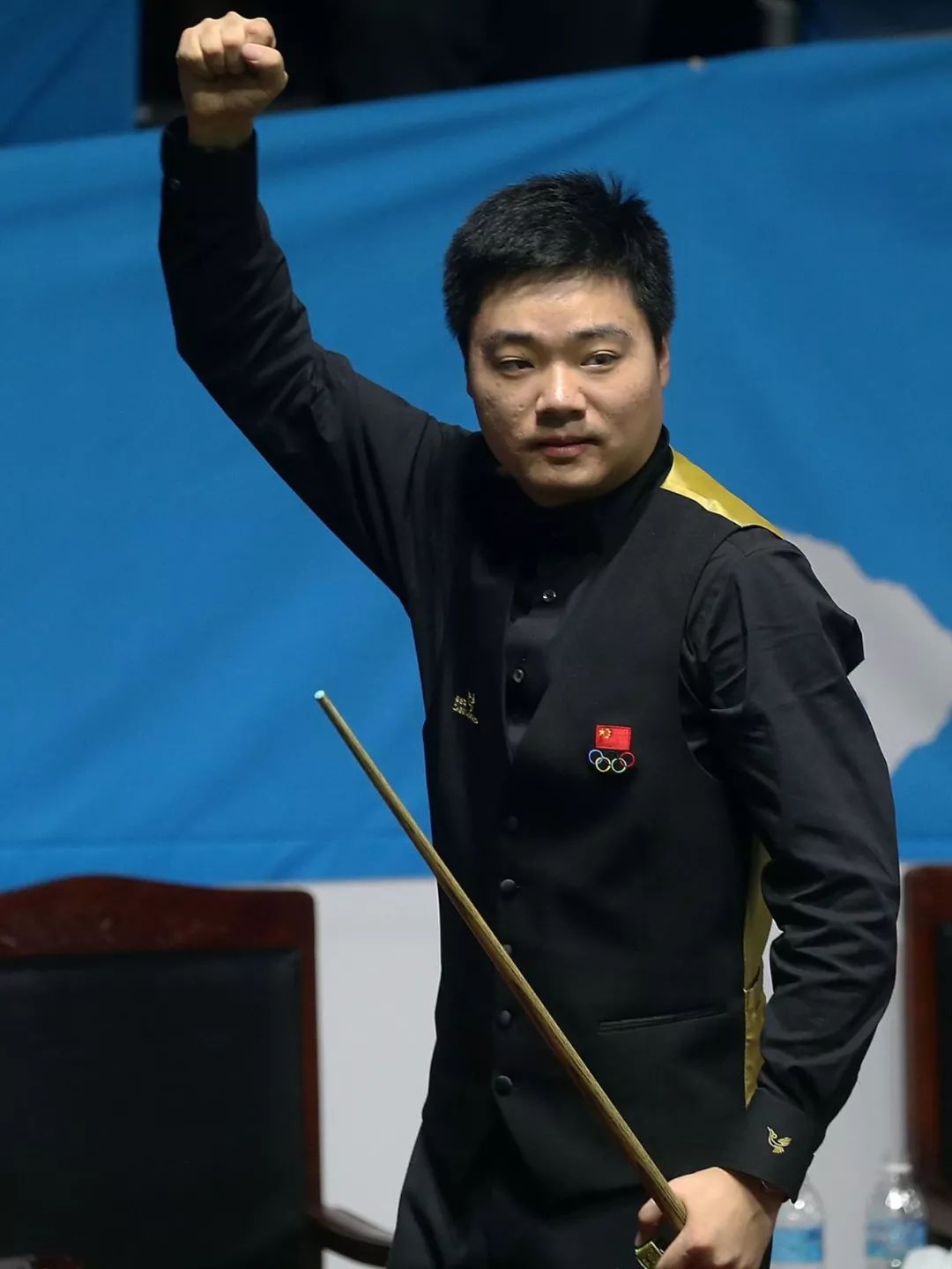 而他本人仍 而他本人仍